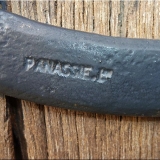 Signature Panassié porte de l'église