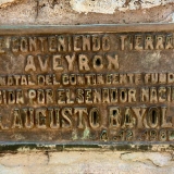 10 Pigüé, coffre contenant la terre aveyronnaise apportée par M Bayol.jpg